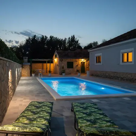 Beautiful In With Wifi Holiday home Benkovac