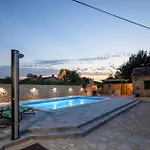 Pet Friendly In Prázdninový dům Benkovac