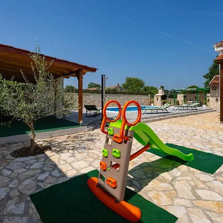 Nyaraló Pet Friendly In *